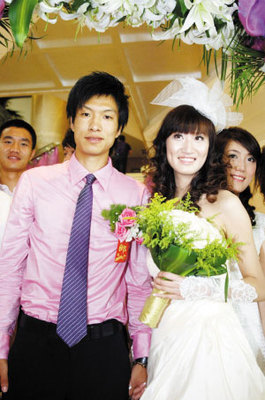 泰达门将杨君大婚 婚礼细节感人至深极创意(图)